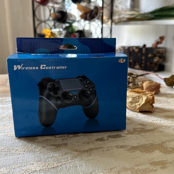 DualShock 4 Wireless Controller. Black. NWT. - Picture 3 of 6